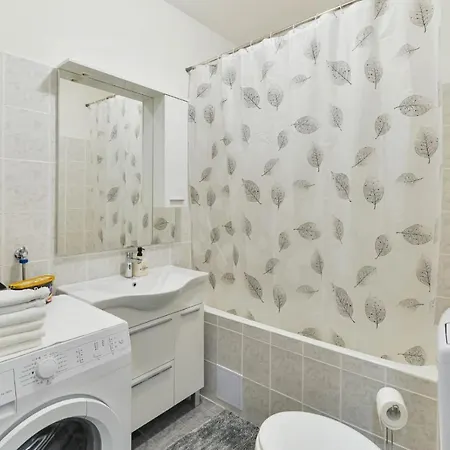 Nevera In Apartament