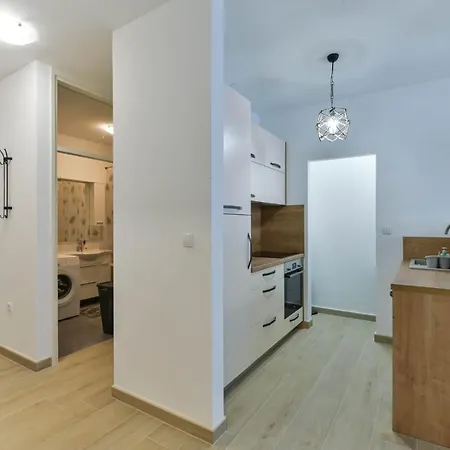 Nevera In * 자다르