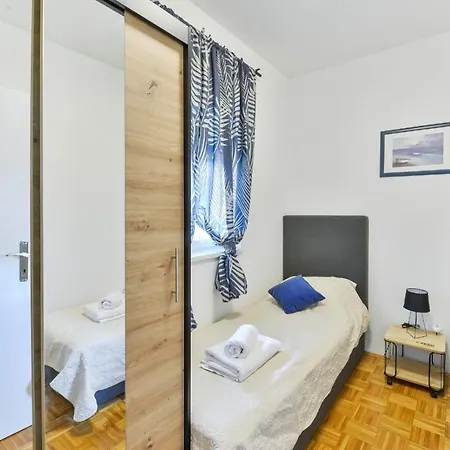 Nevera In شقة زادار